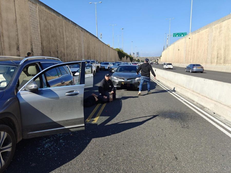 مداهمات واعتقالات في جلجولية والزرازير و كفرمندا والفريديس والناصرة ومشيرفة ورام الله